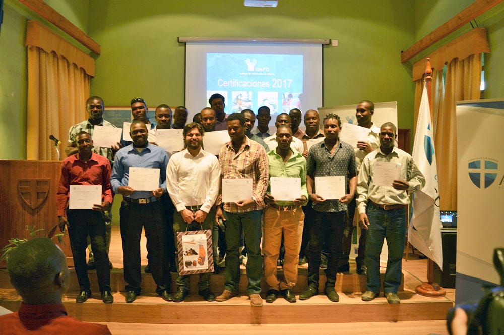 Migrantes se certificaron a través del Instituto de Formación en Oficios